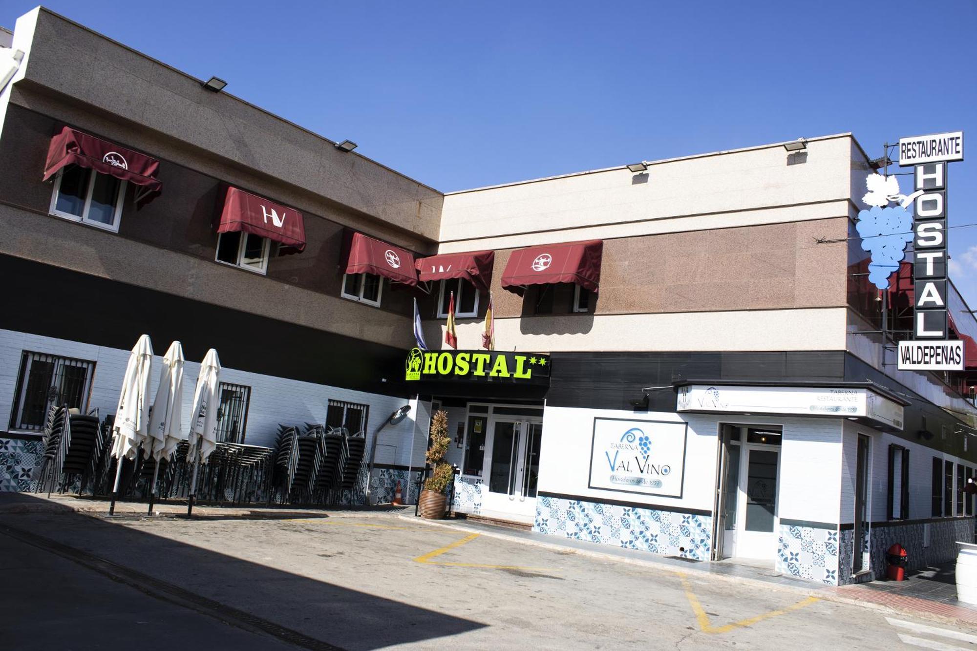 Hostal Valdepenas By Bossh Hotels Exterior photo