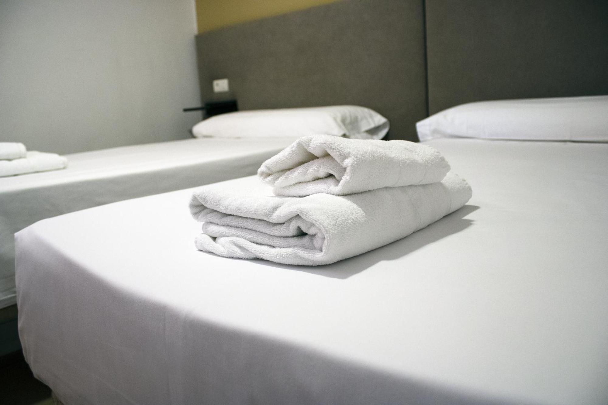 Hostal Valdepenas By Bossh Hotels Exterior photo