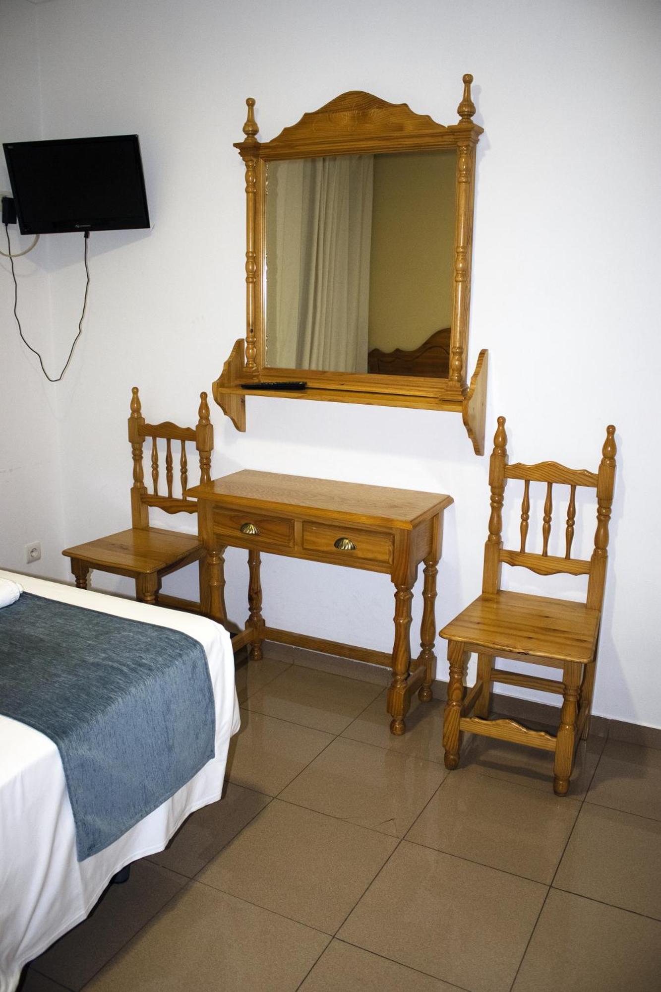Hostal Valdepenas By Bossh Hotels Exterior photo